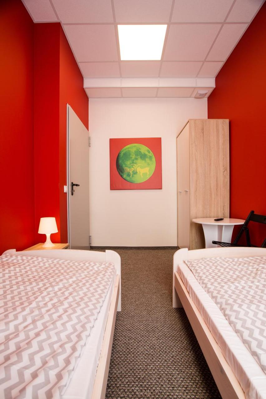 Moon Hostel Познань Екстер'єр фото