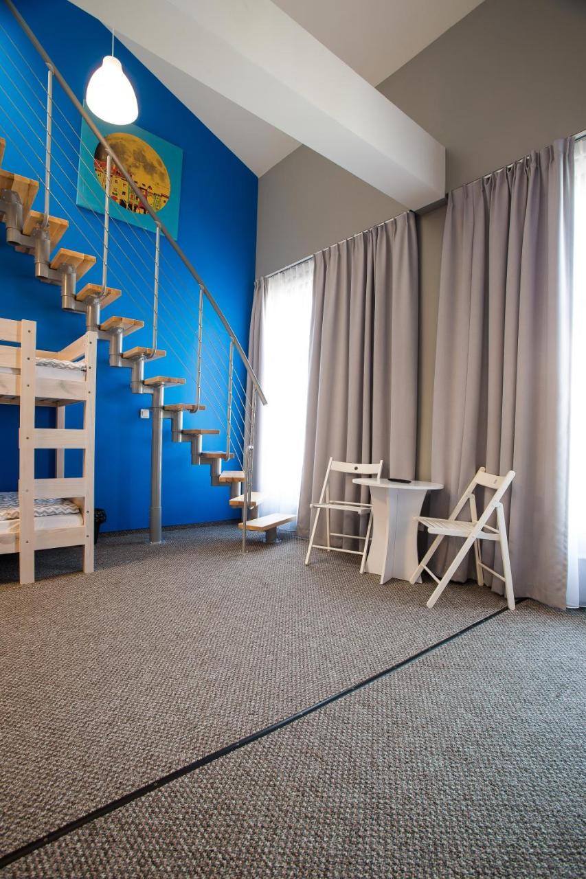 Moon Hostel Познань Екстер'єр фото